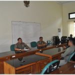 Satpol PP Kota Cirebon melakukan pembinaan pedagang kawasan Jl. Pemuda