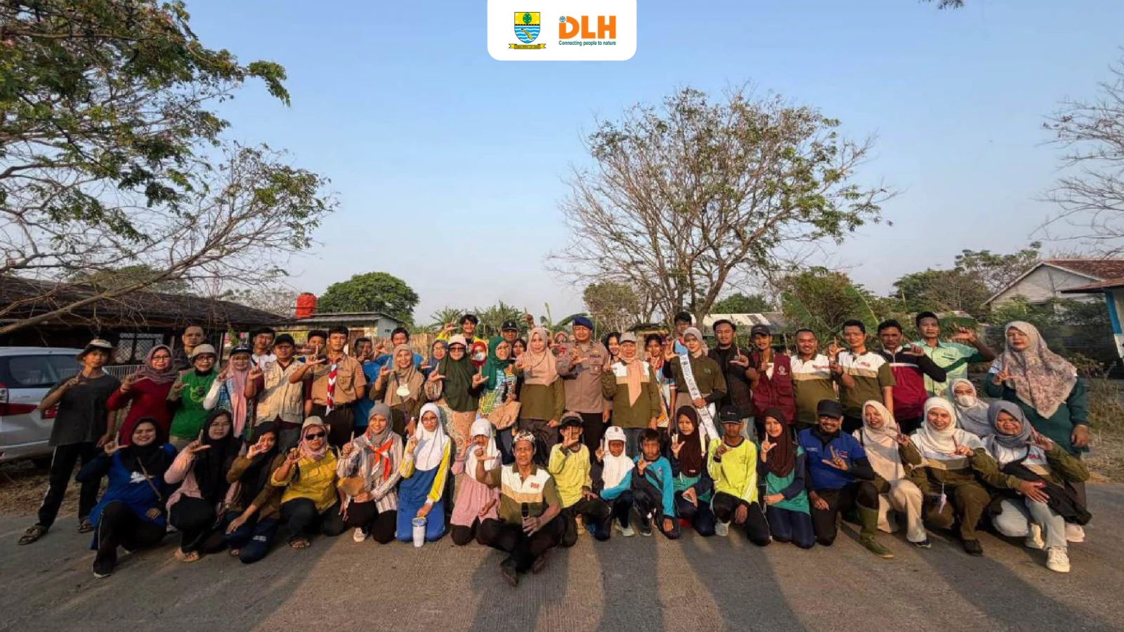 Atasi Krisis Pesisir, DLH Kota Cirebon dan Vokasi UI Tanam Mangrove Sistem Guludan di Pantai Kesenden